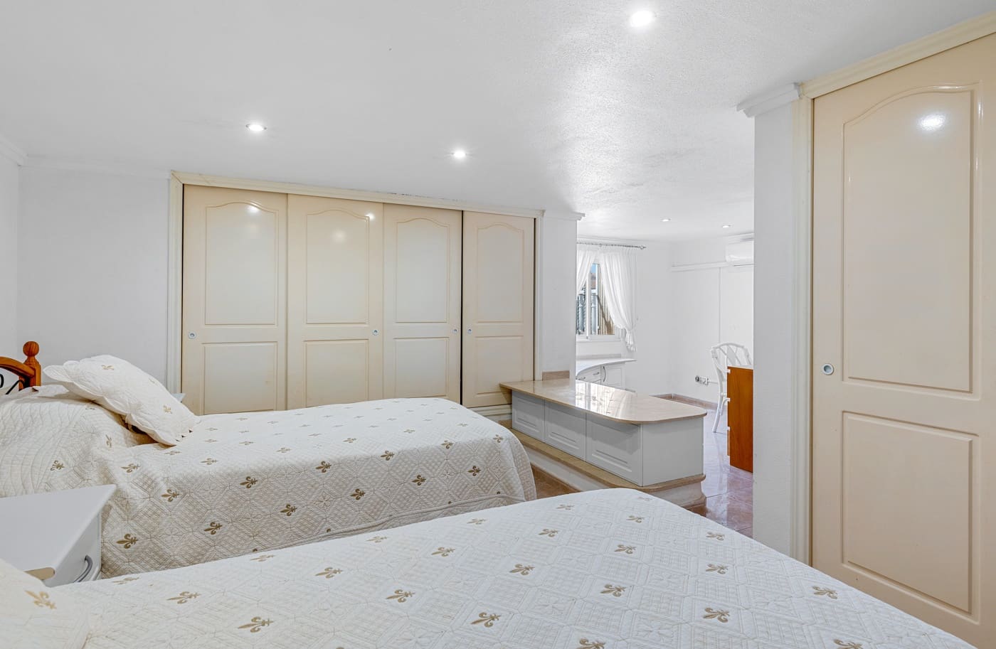 Chalet de 7 habitaciones en Ciudad Quesada en venta con piscina - 690.000 € (Ref: 9826387)