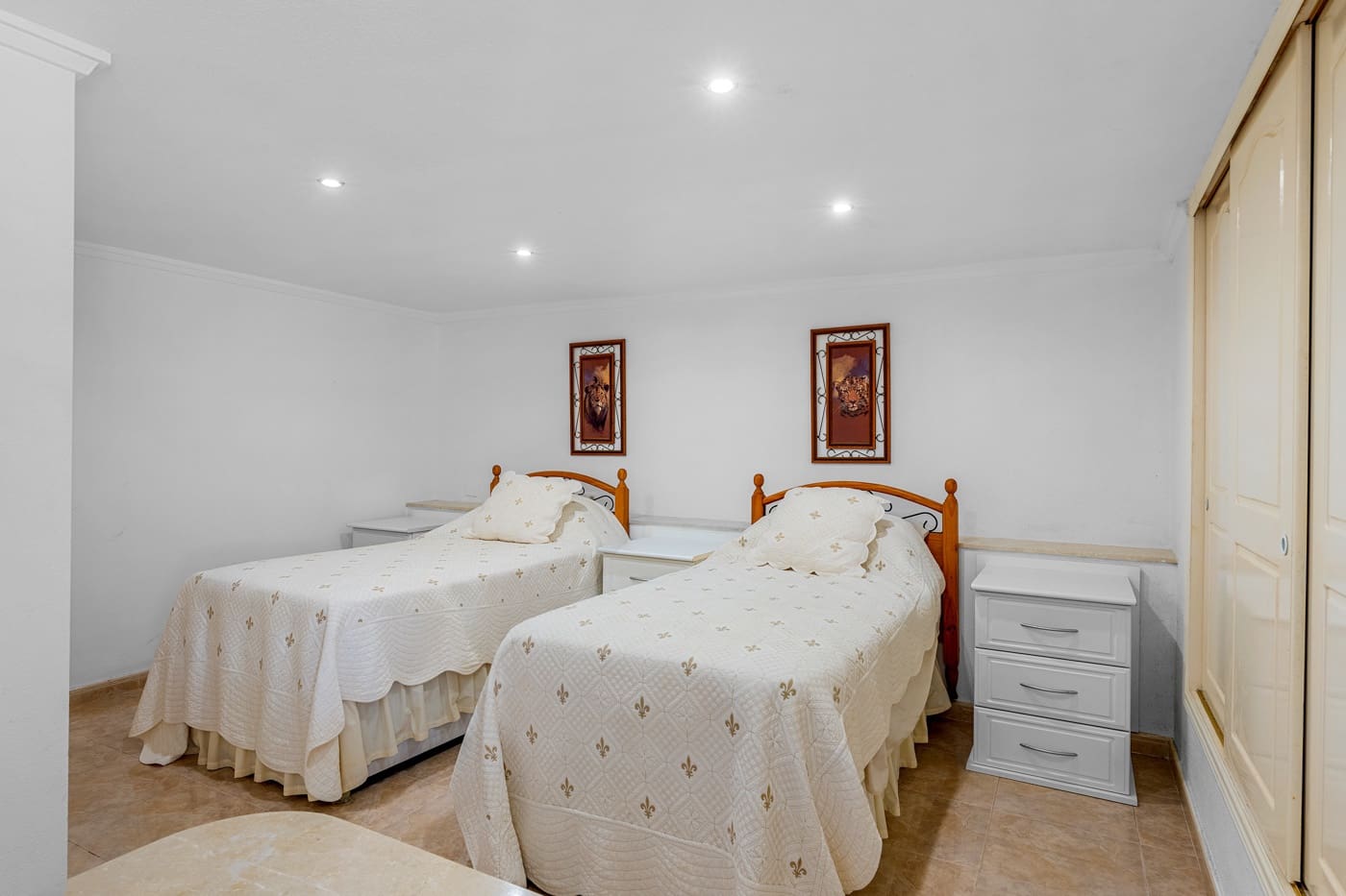 Chalet de 7 habitaciones en Ciudad Quesada en venta con piscina - 690.000 € (Ref: 9826387)