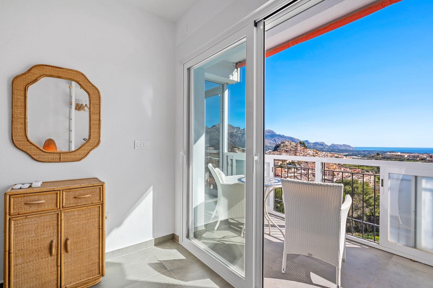 2 bedroom Apartment for sale in La Nucia - € 259,000 (Ref: 9826388)