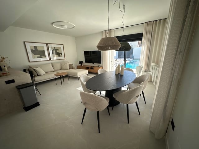 Chalet de 4 habitaciones en Ciudad Quesada, Rojales en venta - 595.000 € (Ref: 9826398)