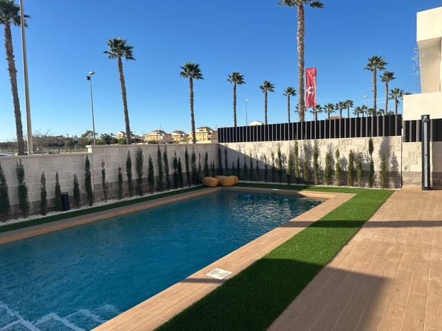 Chalet de 3 habitaciones en Doña Pepa, Rojales en venta - 850.000 € (Ref: 9826400)