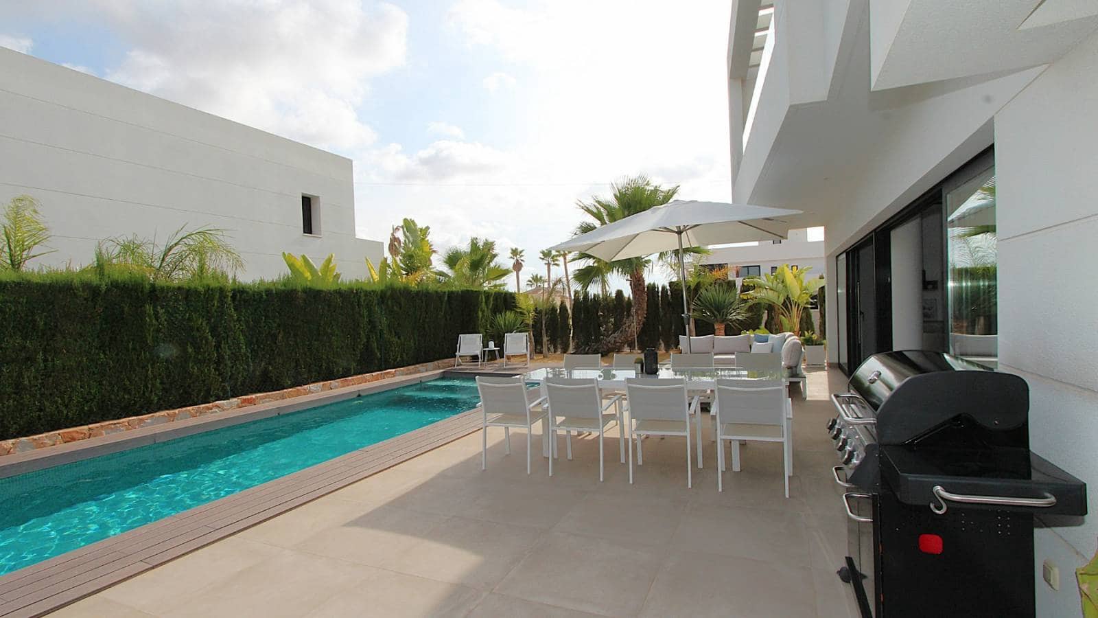 3 bedroom Villa for sale in Ciudad Quesada with pool - € 750,000 (Ref: 9826445)