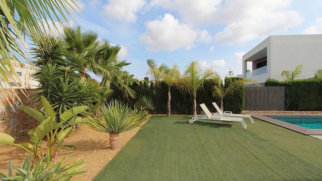3 bedroom Villa for sale in Ciudad Quesada, Rojales with pool - € 750,000 (Ref: 9826445)