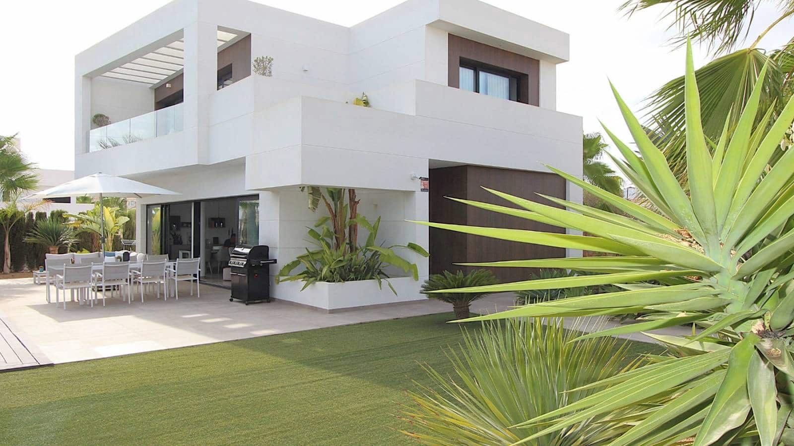 3 bedroom Villa for sale in Ciudad Quesada with pool - € 750,000 (Ref: 9826445)