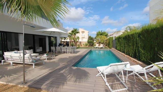 3 bedroom Villa for sale in Ciudad Quesada, Rojales with pool - € 750,000 (Ref: 9826445)