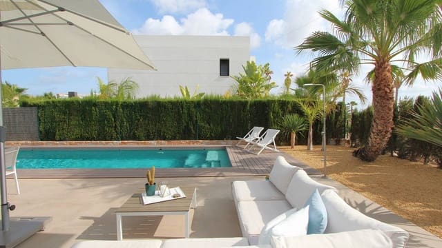 3 bedroom Villa for sale in Ciudad Quesada, Rojales with pool - € 750,000 (Ref: 9826445)
