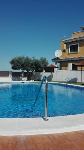 Chalet de 3 habitaciones en Ciudad Quesada, Rojales en venta con piscina - 295.000 € (Ref: 9826448)