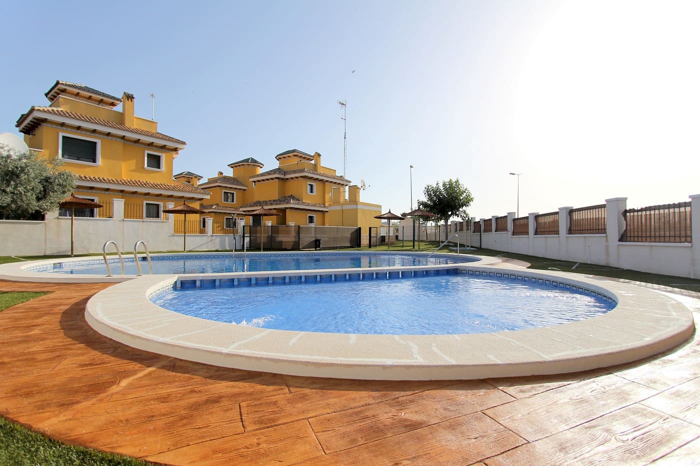 Chalet de 3 habitaciones en Ciudad Quesada en venta con piscina - 295.000 € (Ref: 9826448)