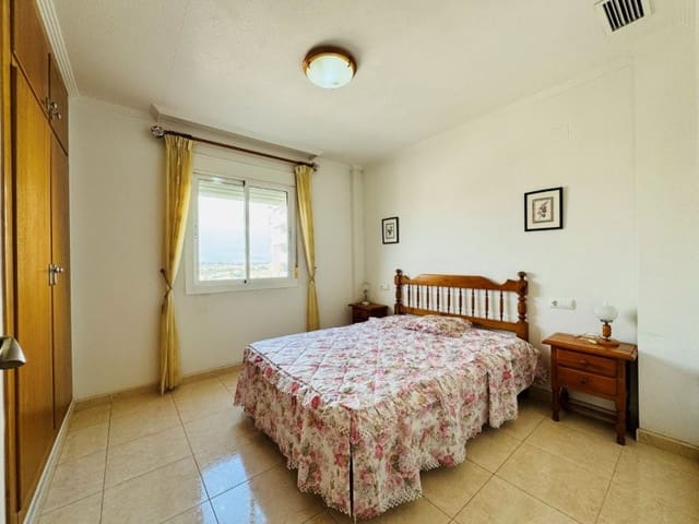 Apartamento de 2 habitaciones en Nueva Torrevieja, Torrevieja en venta con piscina - 179.000 € (Ref: 9826472)