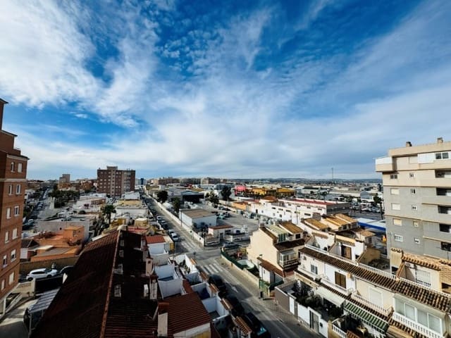 Apartamento de 2 habitaciones en Nueva Torrevieja, Torrevieja en venta con piscina - 179.000 € (Ref: 9826472)