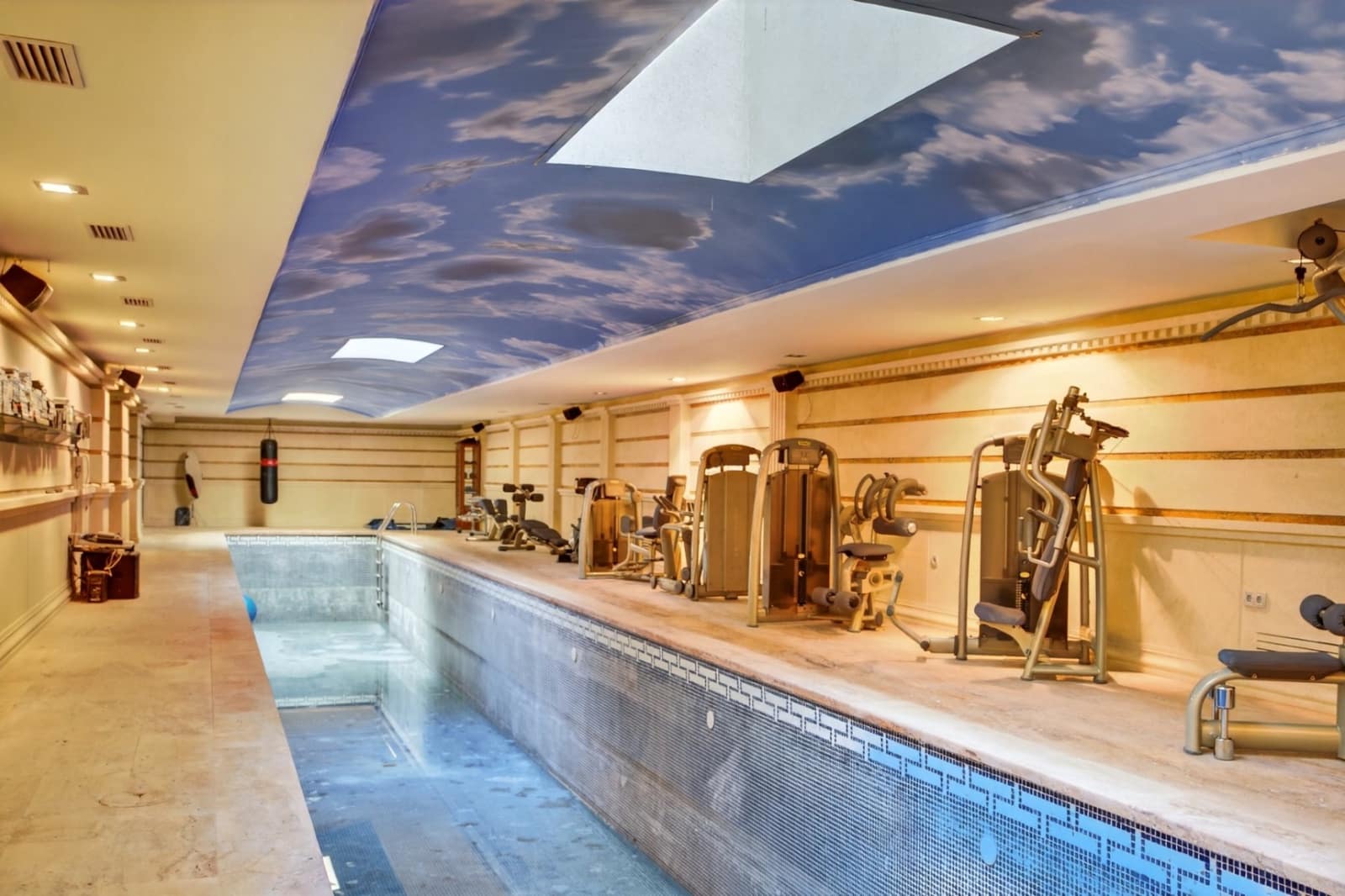 5 bedroom Villa for sale in Elche / Elx with pool - € 1,449,000 (Ref: 9826480)