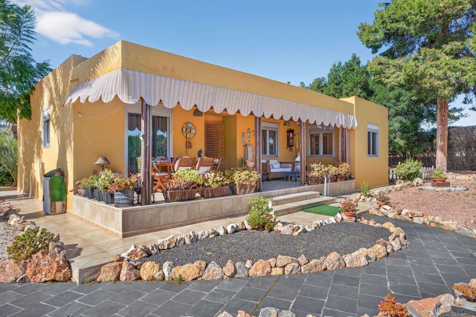 5 bedroom Villa for sale in Santa Pola - € 749,000 (Ref: 9826481)