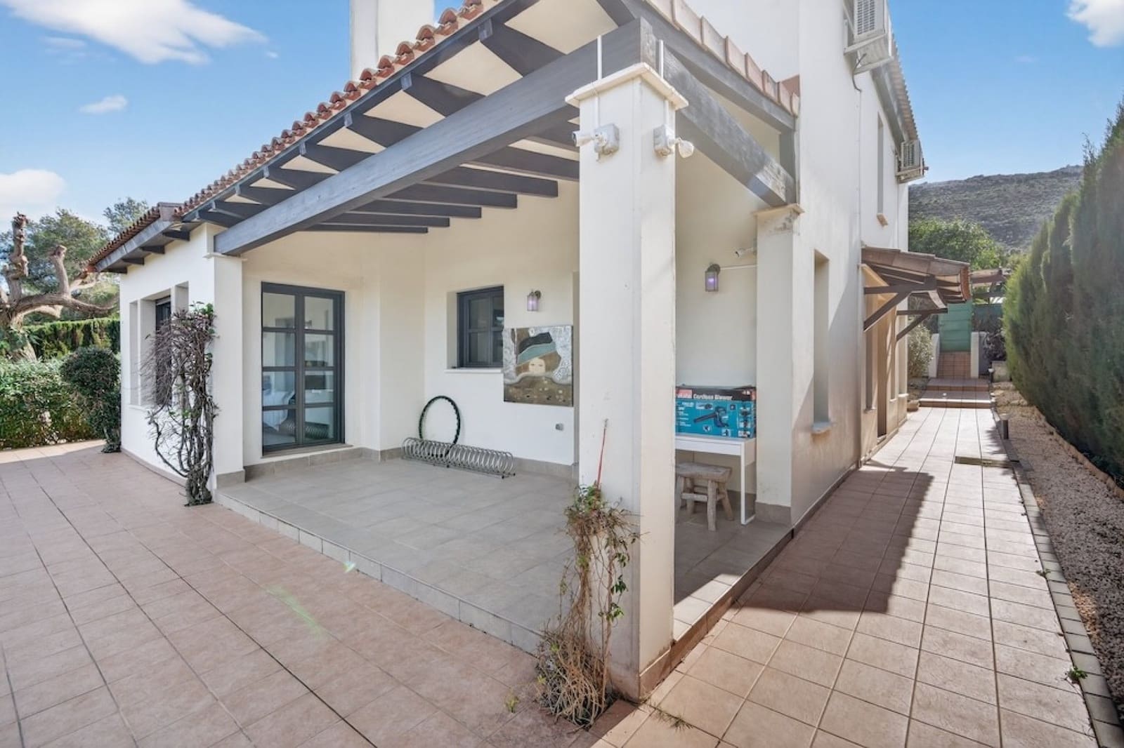 4 sypialnia Willa na sprzedaż w Javea / Xabia z basenem - 950 000 € (Ref: 9826483)