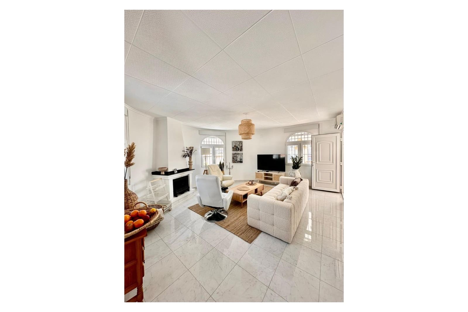 3 slaapkamer Villa te koop in Torrevieja met zwembad - € 645.000 (Ref: 9826488)