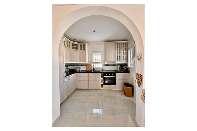 3 soveværelse Villa til salg i El Chaparral, Torrevieja med swimmingpool - € 645.000 (Ref: 9826488)