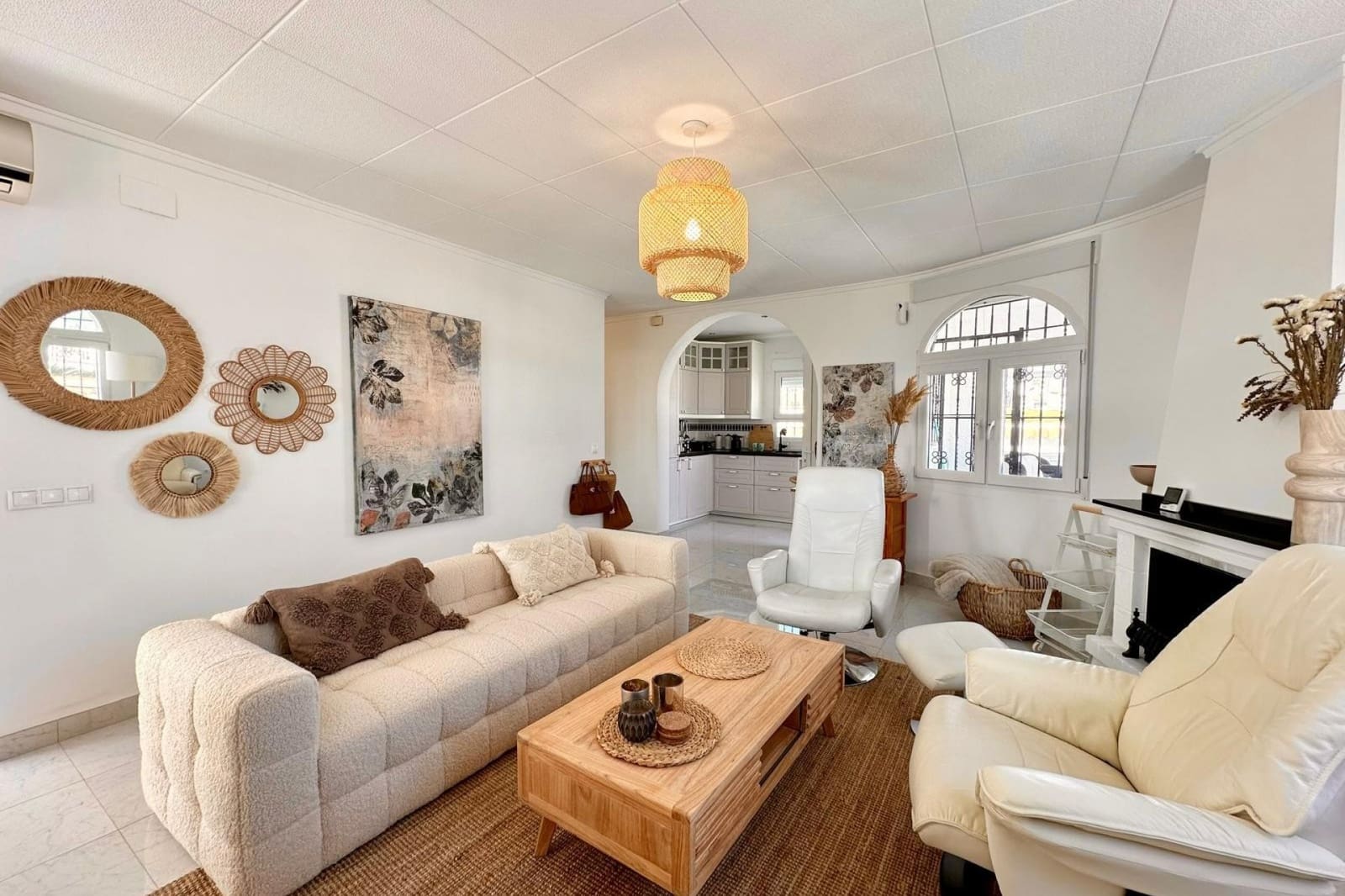 3 slaapkamer Villa te koop in Torrevieja met zwembad - € 645.000 (Ref: 9826488)