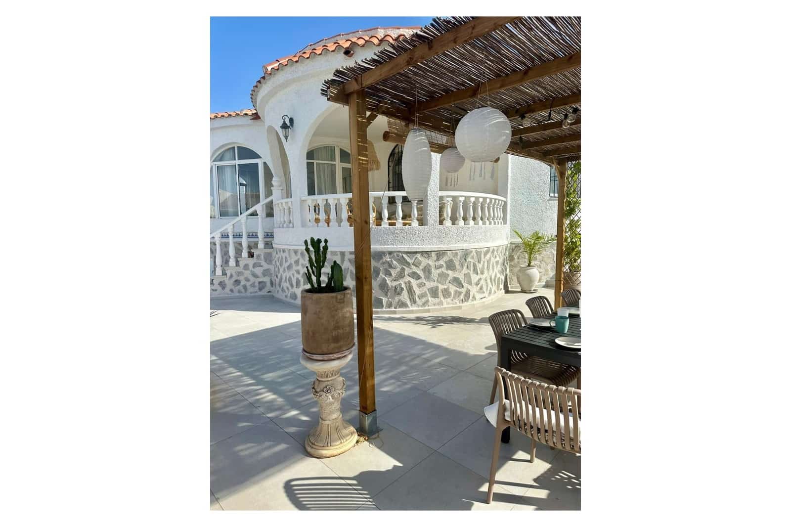 3 slaapkamer Villa te koop in Torrevieja met zwembad - € 645.000 (Ref: 9826488)