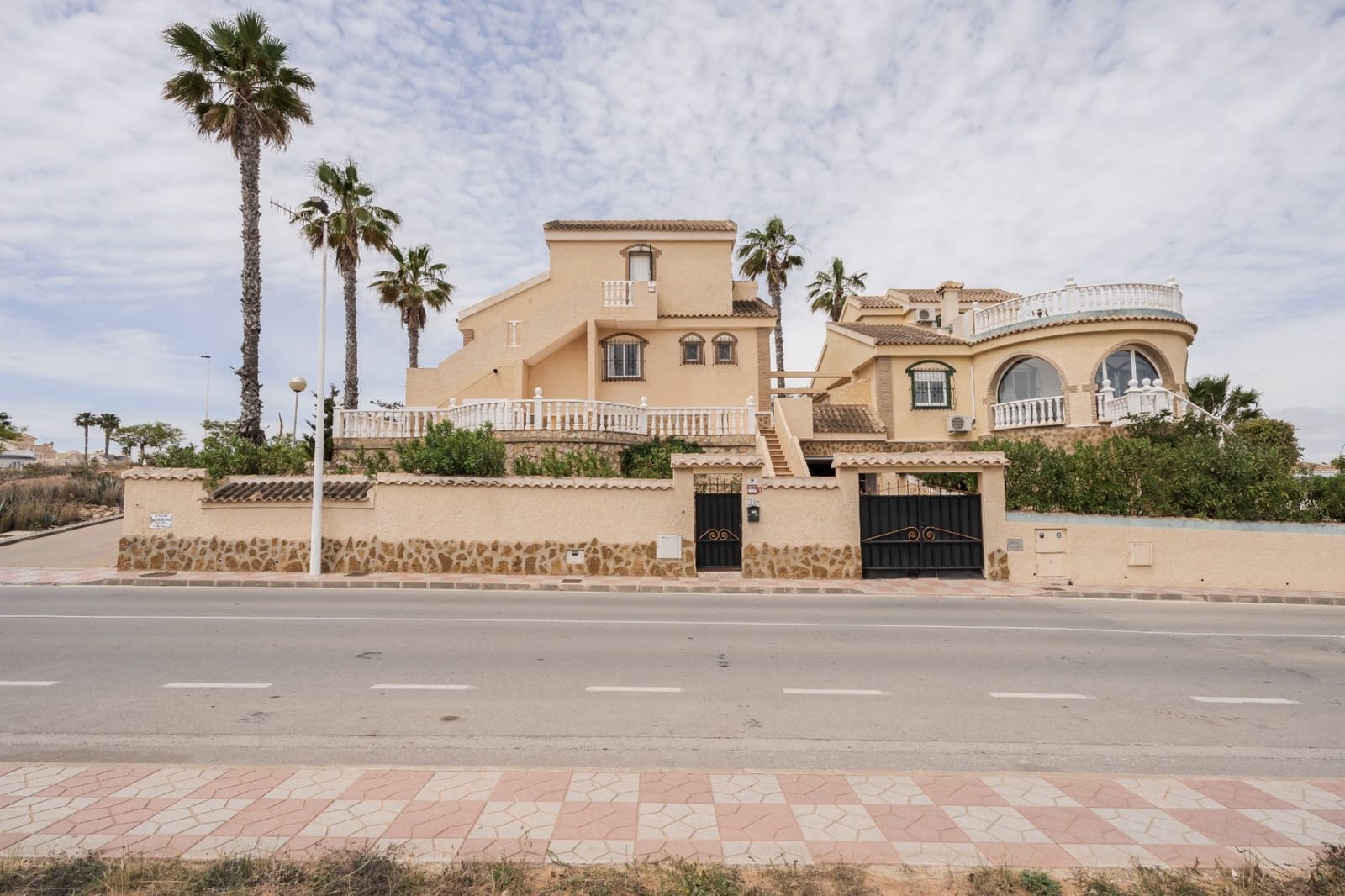 3 bedroom Villa for sale in Gran Alacant - € 525,000 (Ref: 9826493)