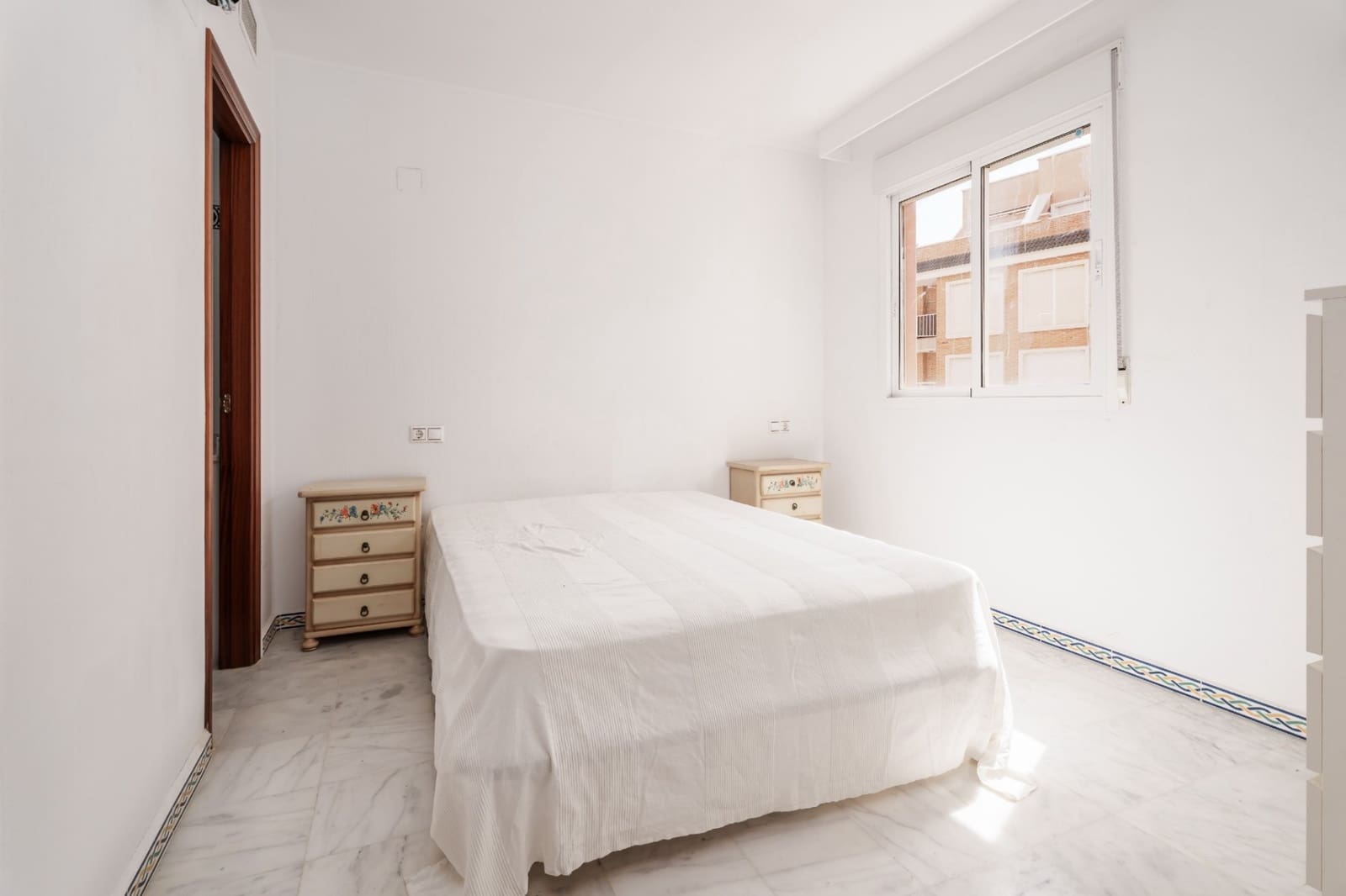 2 sypialnia Apartament na sprzedaż w Torrevieja z basenem - 225 000 € (Ref: 9826494)