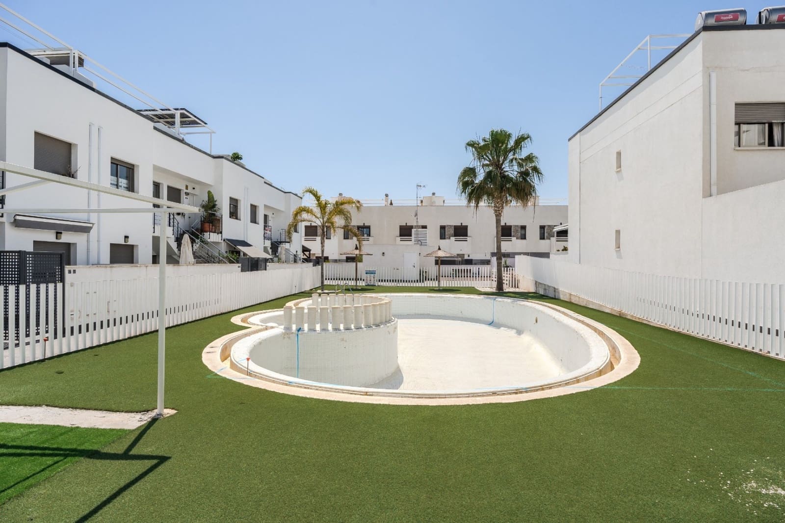 Ático de 2 habitaciones en Torre de la Horadada en venta - 229.000 € (Ref: 9826496)