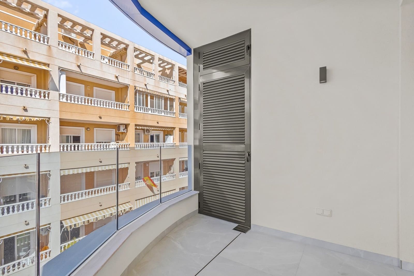 2 sypialnia Apartament na sprzedaż w Torrevieja z basenem - 319 900 € (Ref: 9826497)