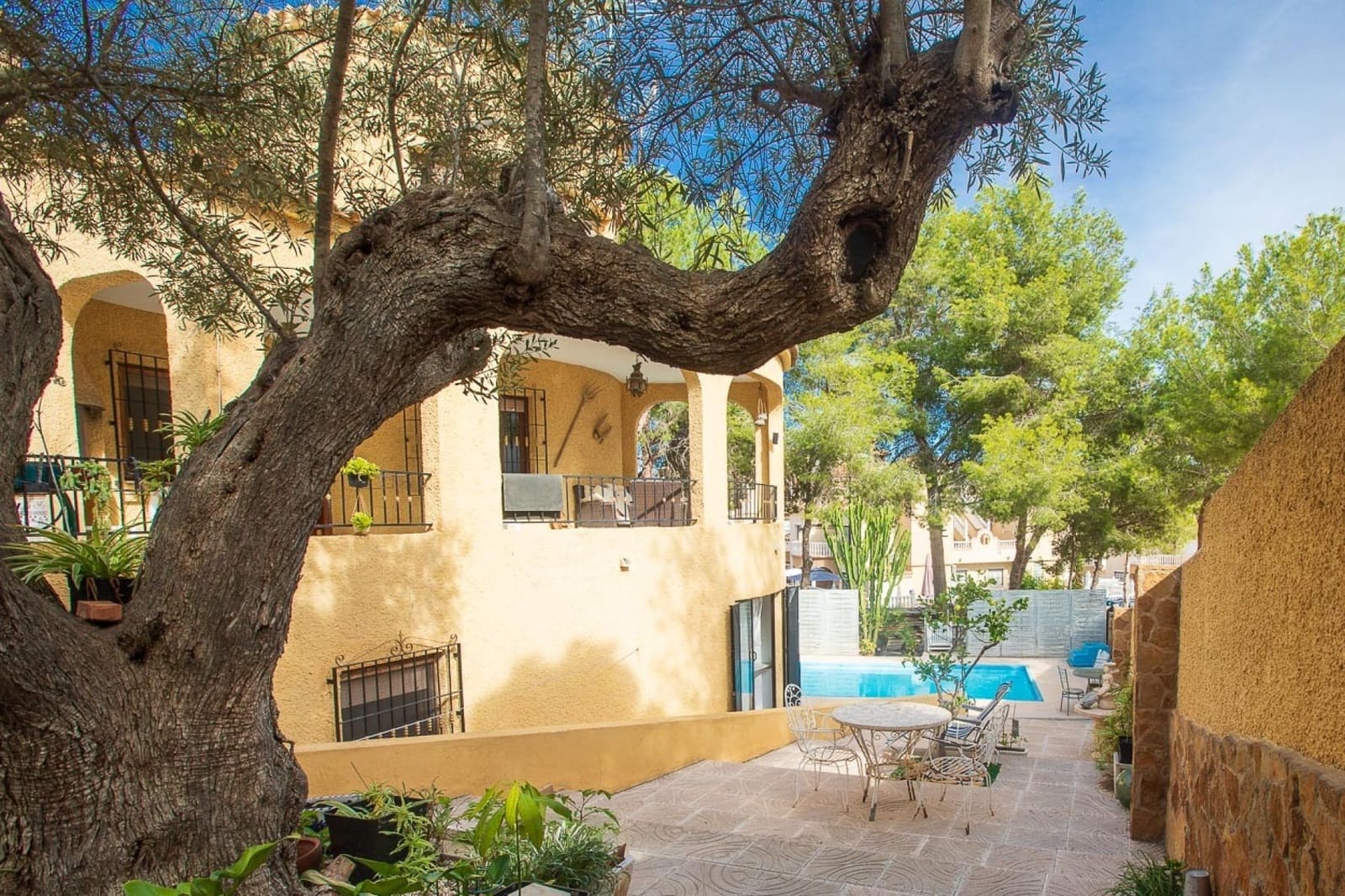 6 soverom Villa til salgs i Villamartin med svømmebasseng - € 450 000 (Ref: 9826498)