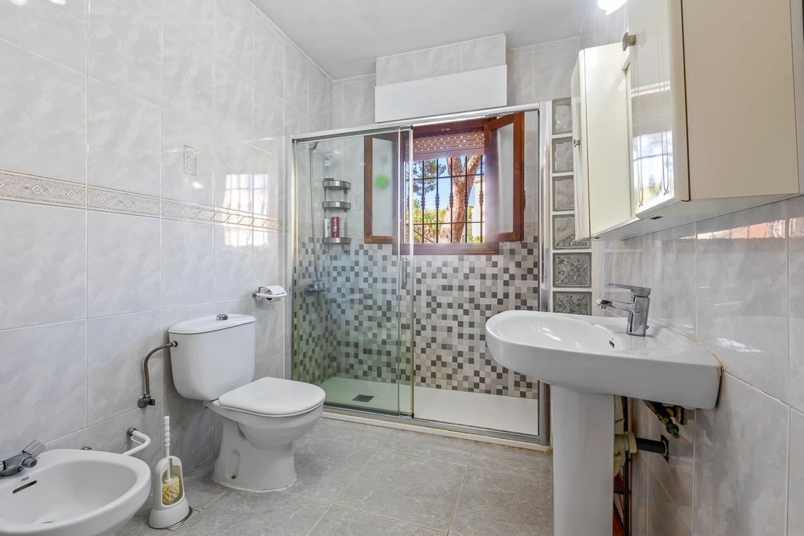 6 soverom Villa til salgs i Villamartin med svømmebasseng - € 450 000 (Ref: 9826498)