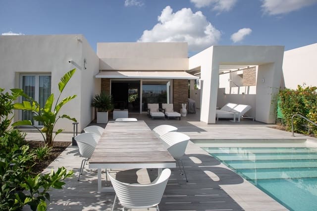 3 soveværelse Villa til salg i Algorfa med swimmingpool - € 610.000 (Ref: 9826499)