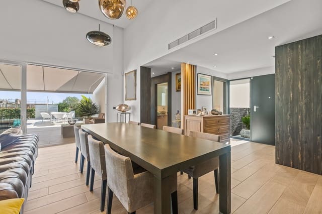 3 soveværelse Villa til salg i Algorfa med swimmingpool - € 610.000 (Ref: 9826499)