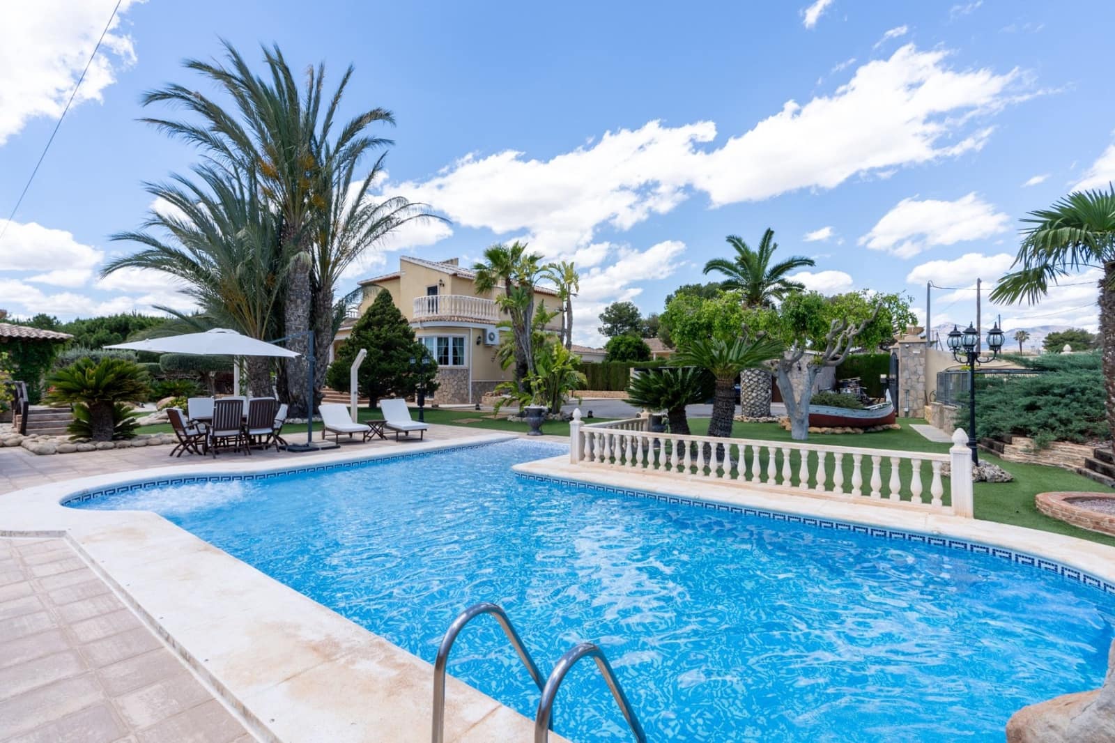 5 soveværelse Villa til salg i San Vicente / Sant Vicent del Raspeig med swimmingpool - € 850.000 (Ref: 9826501)