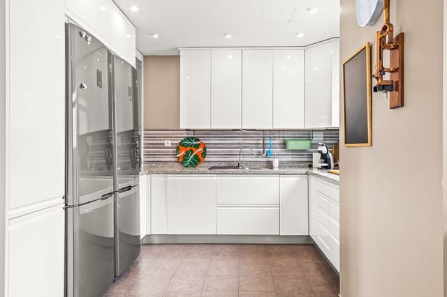 4 bedroom Penthouse for sale in Villamartin, Orihuela with pool - € 549,000 (Ref: 9826502)