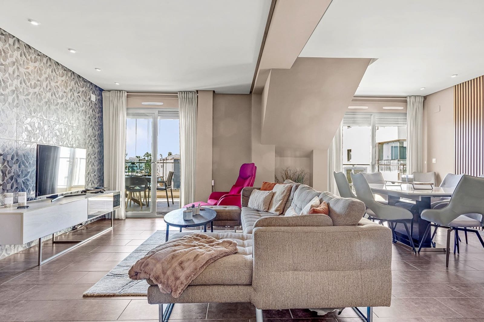 4 soveværelse Penthouse til salg i Villamartin med swimmingpool - € 549.000 (Ref: 9826502)