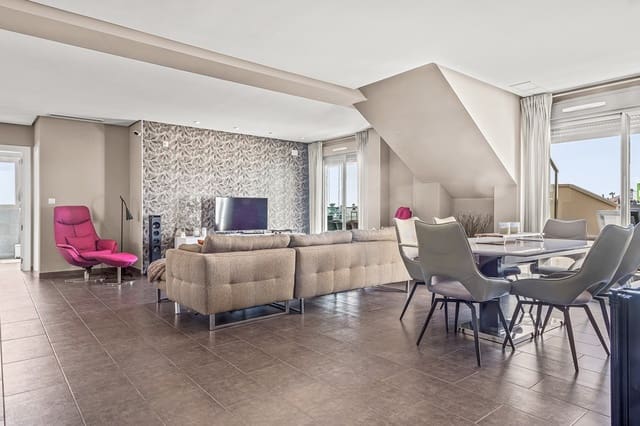 4 bedroom Penthouse for sale in Villamartin, Orihuela with pool - € 549,000 (Ref: 9826502)