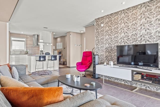 4 bedroom Penthouse for sale in Villamartin, Orihuela with pool - € 549,000 (Ref: 9826502)
