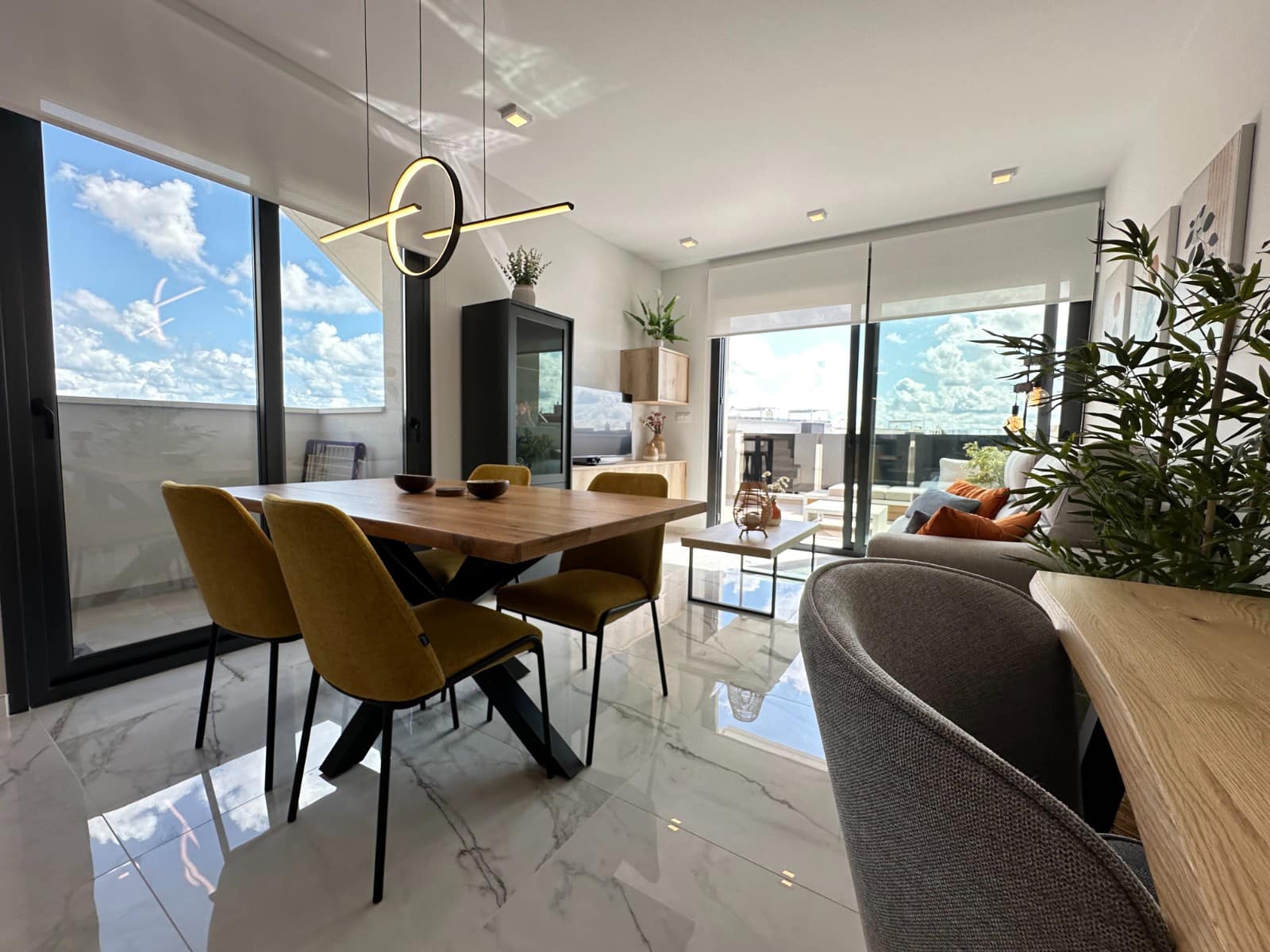 Ático de 2 habitaciones en Playa Flamenca en venta - 595.000 € (Ref: 9826513)