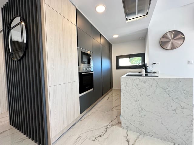 Ático de 2 habitaciones en Playa Flamenca, Orihuela en venta - 595.000 € (Ref: 9826513)