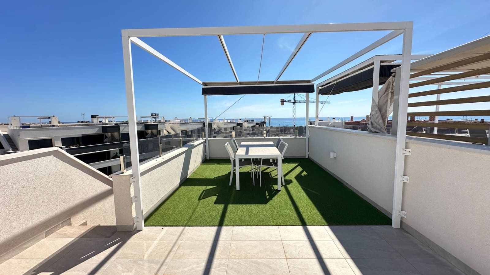 Ático de 2 habitaciones en Playa Flamenca en venta - 595.000 € (Ref: 9826513)