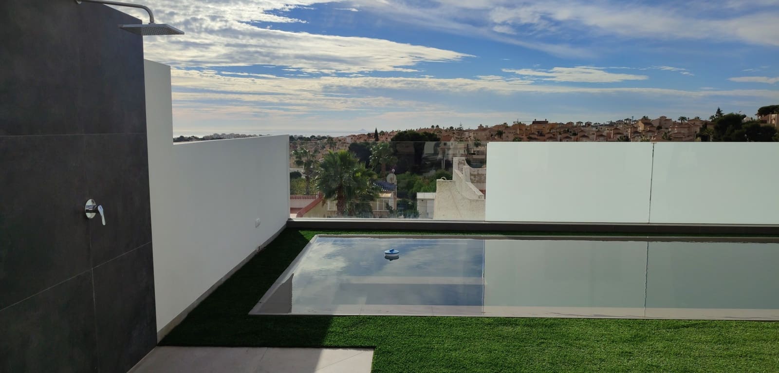 Chalet de 3 habitaciones en Torrevieja en venta - 750.000 € (Ref: 9826524)