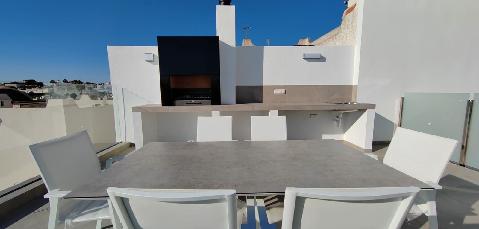 Chalet de 3 habitaciones en Torrevieja en venta - 750.000 € (Ref: 9826524)