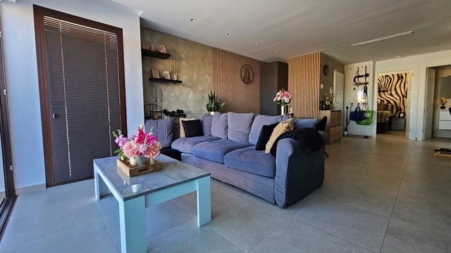 5 sypialnia Willa na sprzedaż w Algorfa z basenem garażem - 749 900 € (Ref: 9826529)
