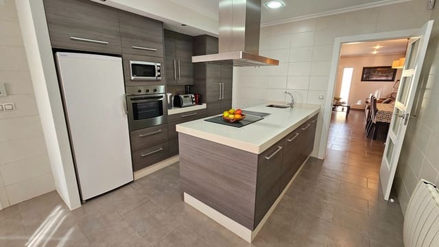3 slaapkamer Villa te koop in La Marina, Elche / Elx met zwembad - € 399.000 (Ref: 9826530)
