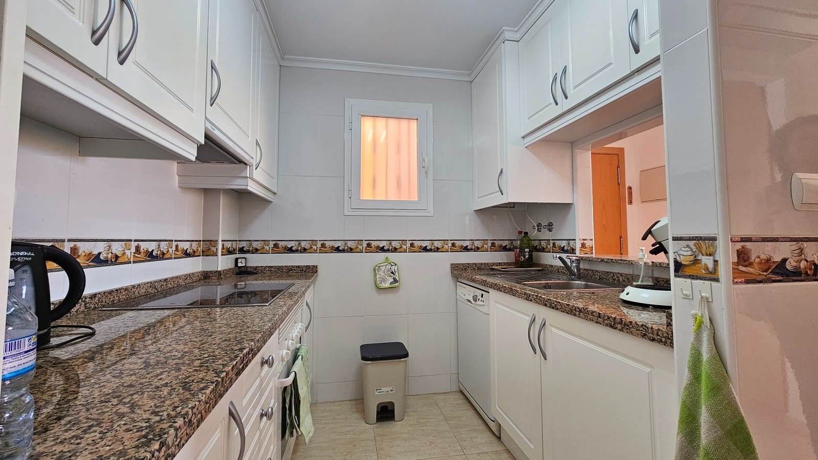 2 soveværelse Lejlighed til salg i Torrevieja med swimmingpool - € 219.500 (Ref: 9826531)