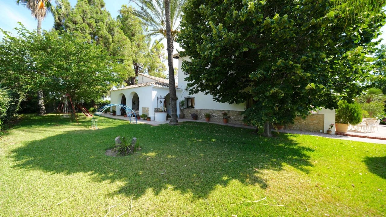 5 bedroom Finca/Country House for sale in Pedreguer with pool - € 740,000 (Ref: 9826541)