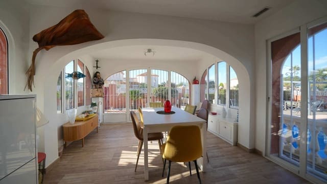 3 slaapkamer Villa te koop in Dénia met zwembad - € 495.000 (Ref: 9826544)