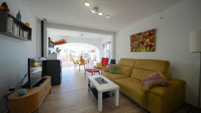 3 slaapkamer Villa te koop in Dénia met zwembad - € 495.000 (Ref: 9826544)