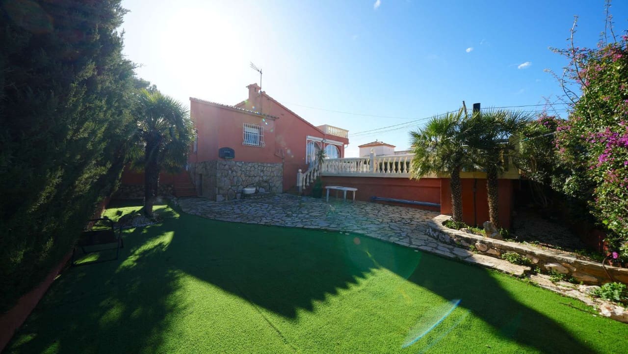 3 bedroom Villa for sale in Denia with pool - € 495,000 (Ref: 9826544)