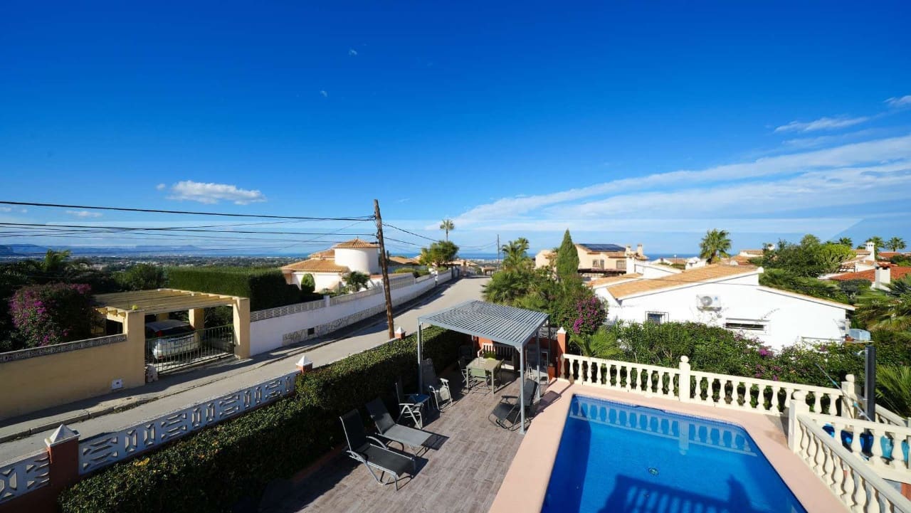 3 bedroom Villa for sale in Denia with pool - € 495,000 (Ref: 9826544)