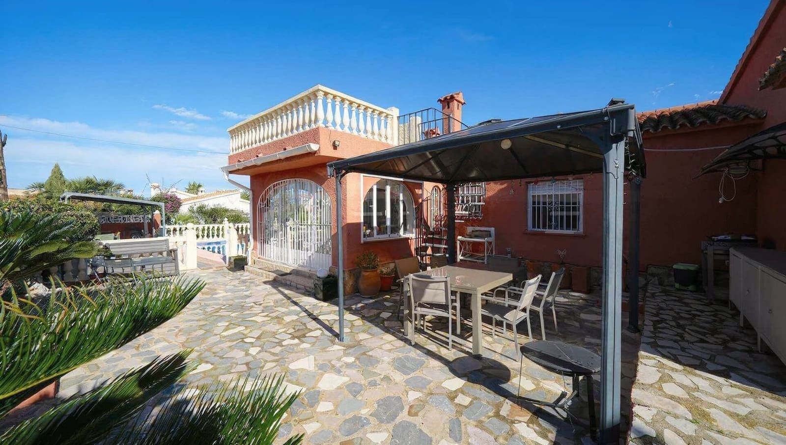 3 bedroom Villa for sale in Denia with pool - € 495,000 (Ref: 9826544)
