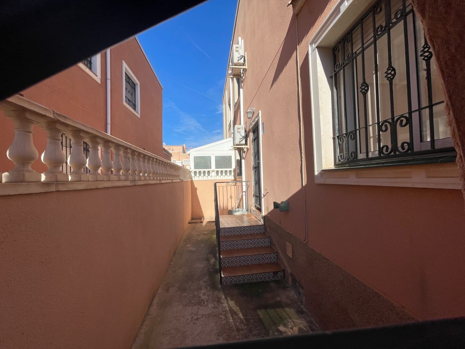 Pareado de 3 habitaciones en Los Montesinos en venta - 273.000 € (Ref: 9826561)