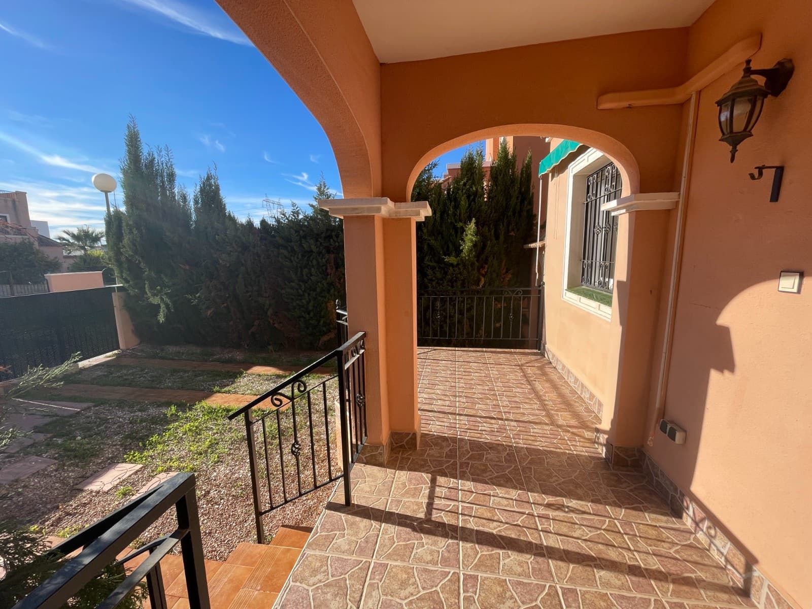 Pareado de 3 habitaciones en Los Montesinos en venta - 273.000 € (Ref: 9826561)